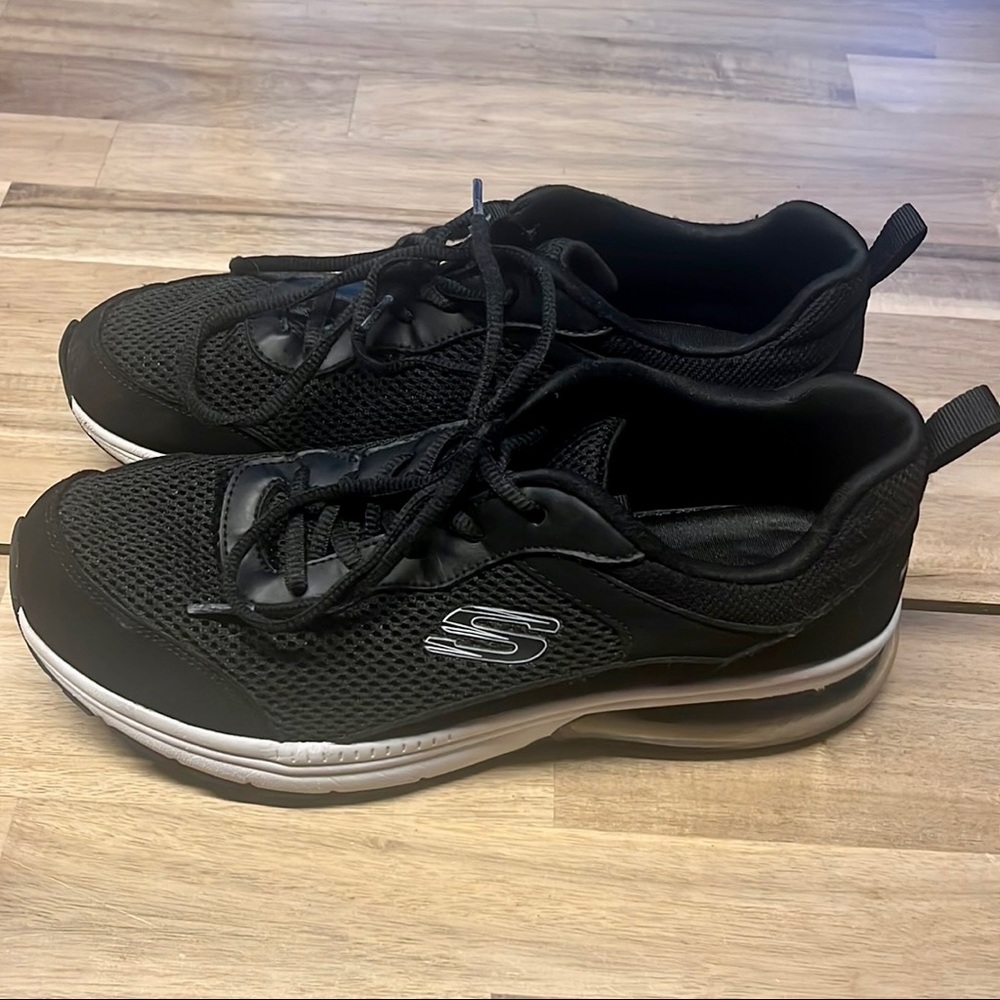 Women’s Black Skecher Air Sole with Memory Foam Insole size 9.5